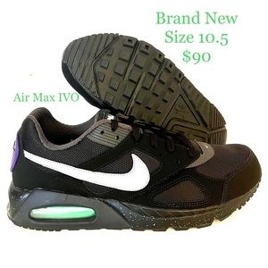 Men’s 10.5 - Brand NEW Air Max IVO Black Metallic Silver 580518-005 No Box